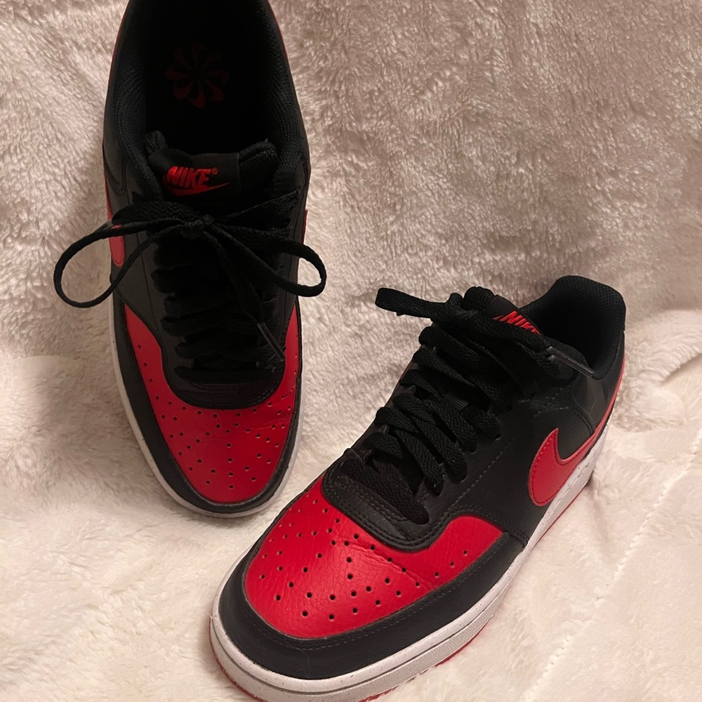 Nike boys 7y shoes
Almost new